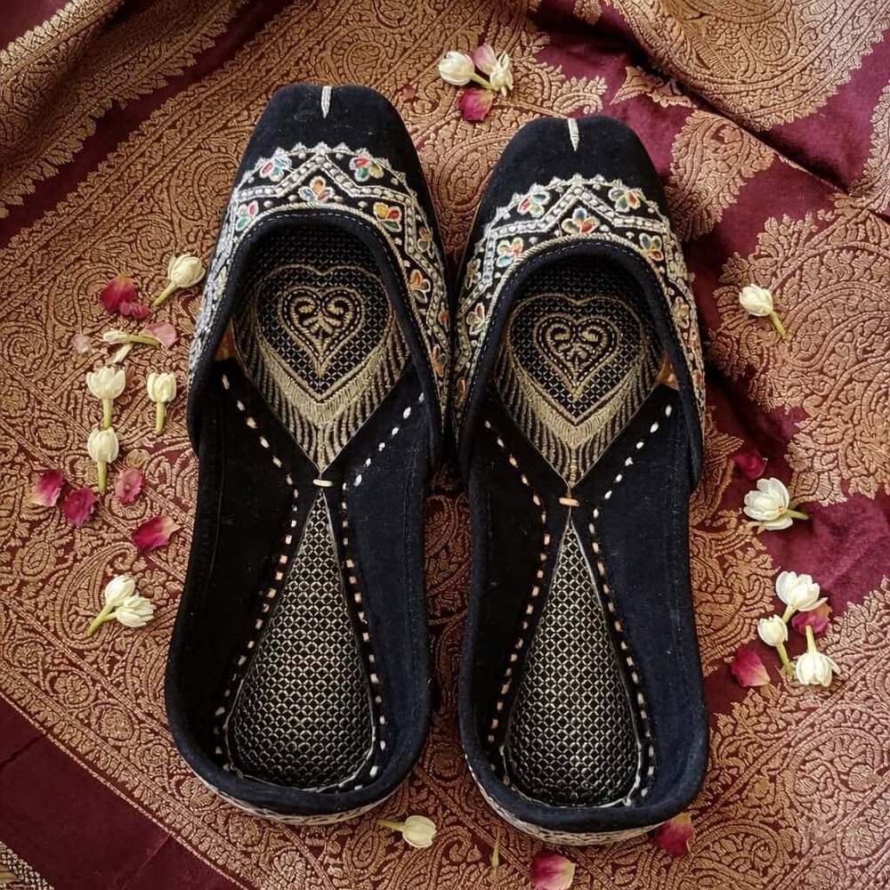Black embroidered jutti for women traditional ethnic footwear comfortable and stylish